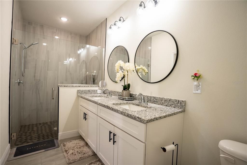 For Sale: $299,999 (4 beds, 2 baths, 1716 Square Feet)