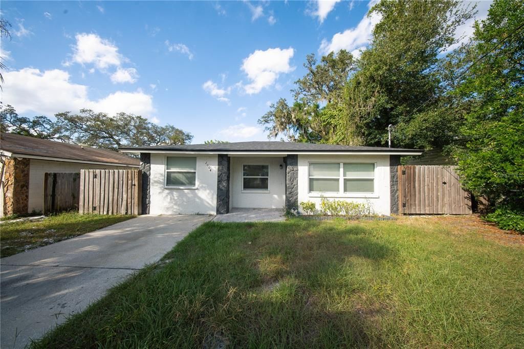 Recently Sold: $254,900 (4 beds, 1 baths, 1219 Square Feet)