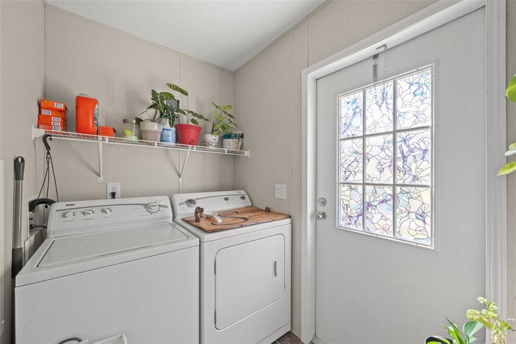 For Sale: $220,000 (3 beds, 2 baths, 920 Square Feet)