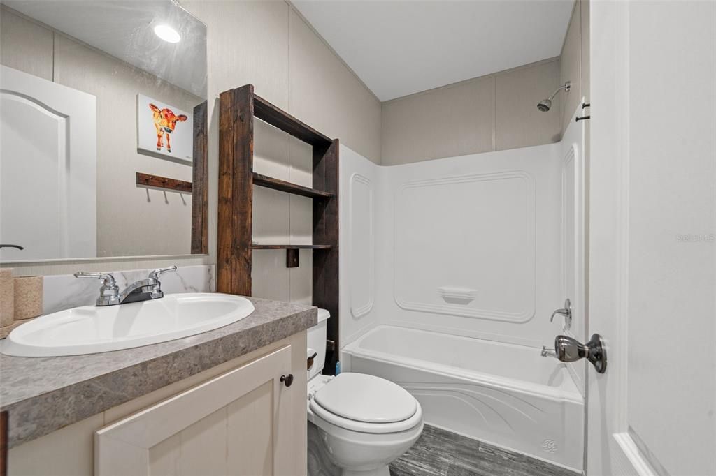 For Sale: $220,000 (3 beds, 2 baths, 920 Square Feet)