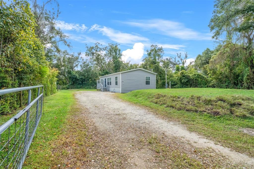 For Sale: $220,000 (3 beds, 2 baths, 920 Square Feet)