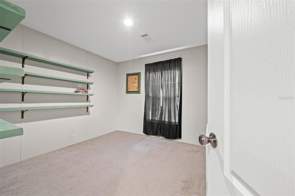 For Sale: $220,000 (3 beds, 2 baths, 920 Square Feet)