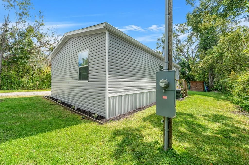 For Sale: $220,000 (3 beds, 2 baths, 920 Square Feet)