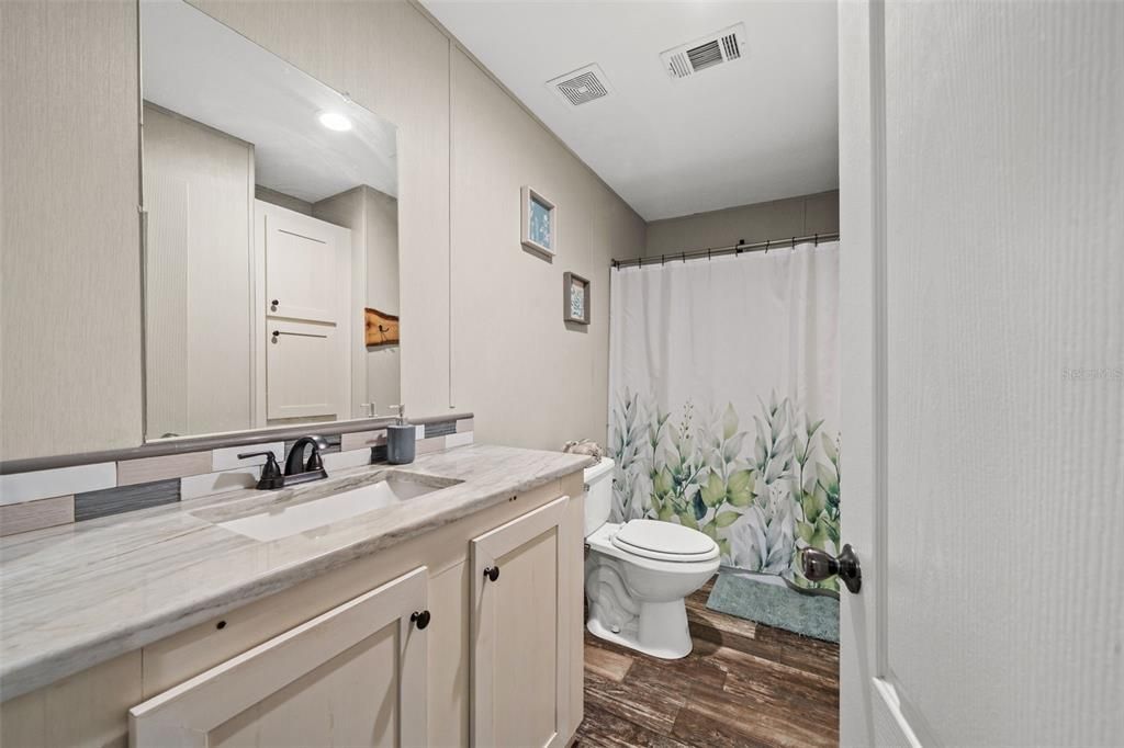 For Sale: $220,000 (3 beds, 2 baths, 920 Square Feet)