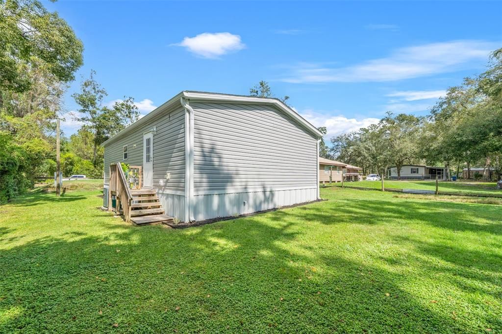For Sale: $220,000 (3 beds, 2 baths, 920 Square Feet)