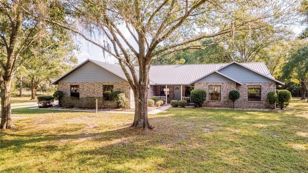 Active With Contract: $648,000 (3 beds, 2 baths, 2406 Square Feet)