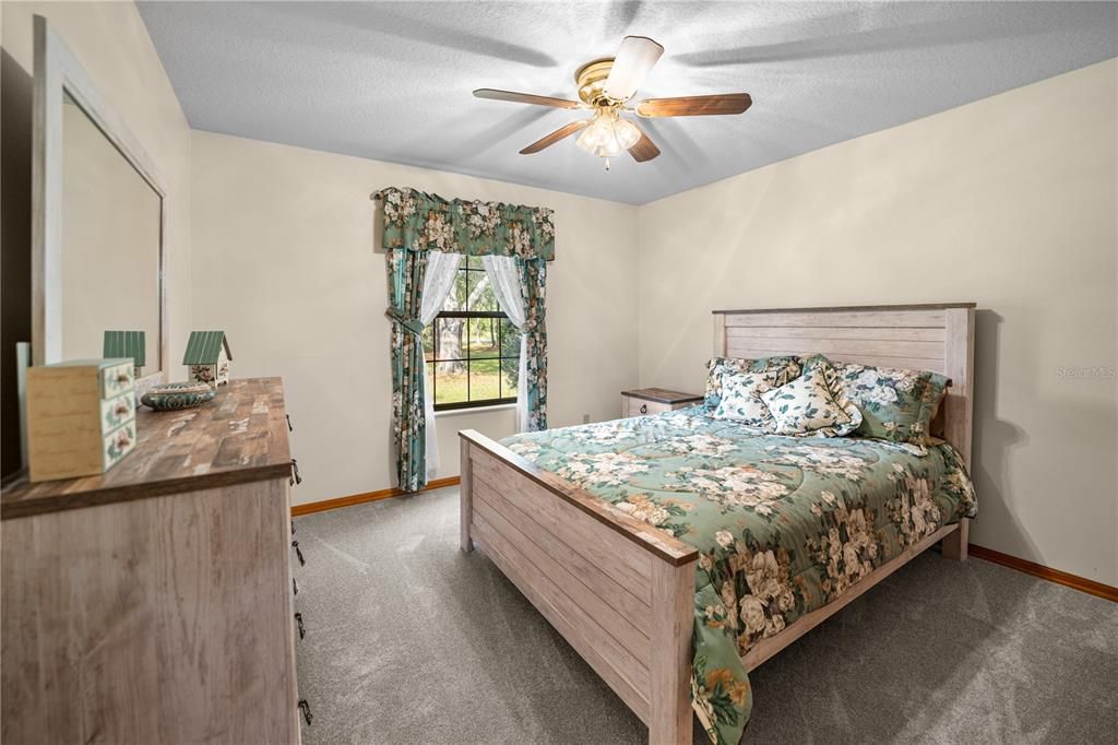 Active With Contract: $648,000 (3 beds, 2 baths, 2406 Square Feet)