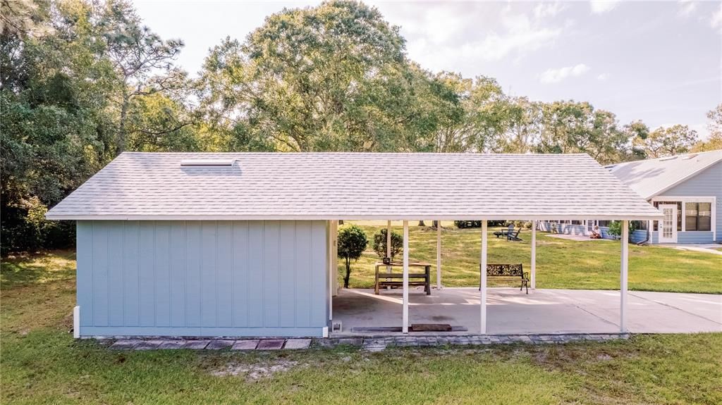 Active With Contract: $648,000 (3 beds, 2 baths, 2406 Square Feet)