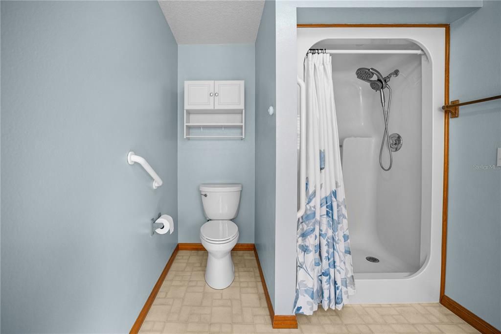 Active With Contract: $648,000 (3 beds, 2 baths, 2406 Square Feet)