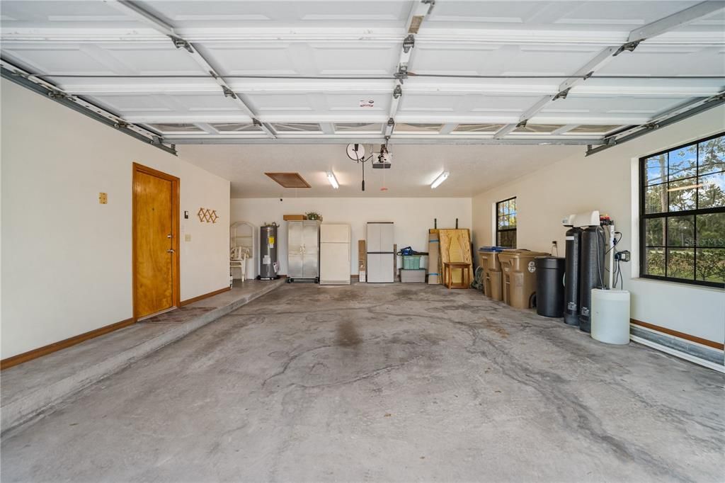 Active With Contract: $648,000 (3 beds, 2 baths, 2406 Square Feet)