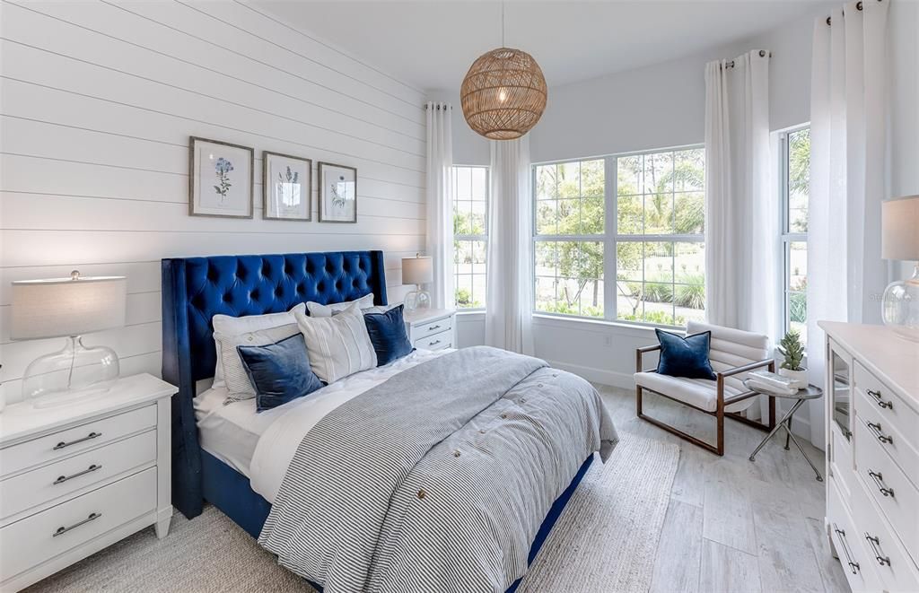 Active With Contract: $900,000 (3 beds, 3 baths, 2483 Square Feet)