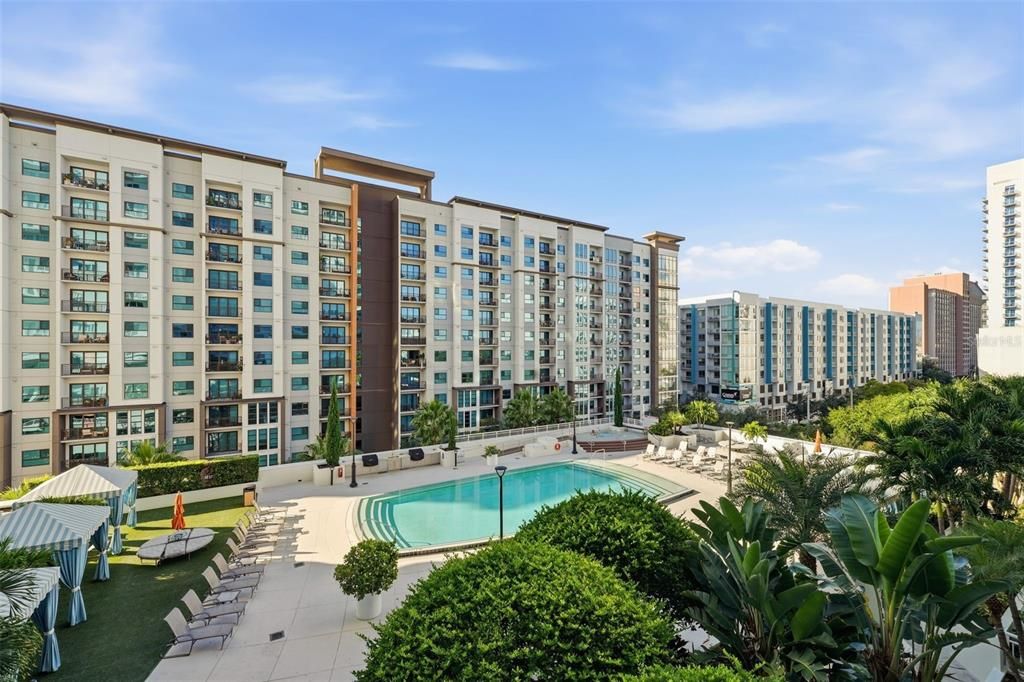 For Rent: $2,600 (1 beds, 2 baths, 1400 Square Feet)