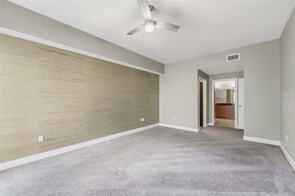 For Rent: $2,600 (1 beds, 2 baths, 1400 Square Feet)