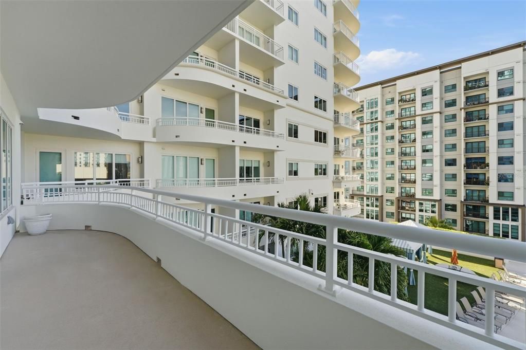 For Rent: $2,600 (1 beds, 2 baths, 1400 Square Feet)