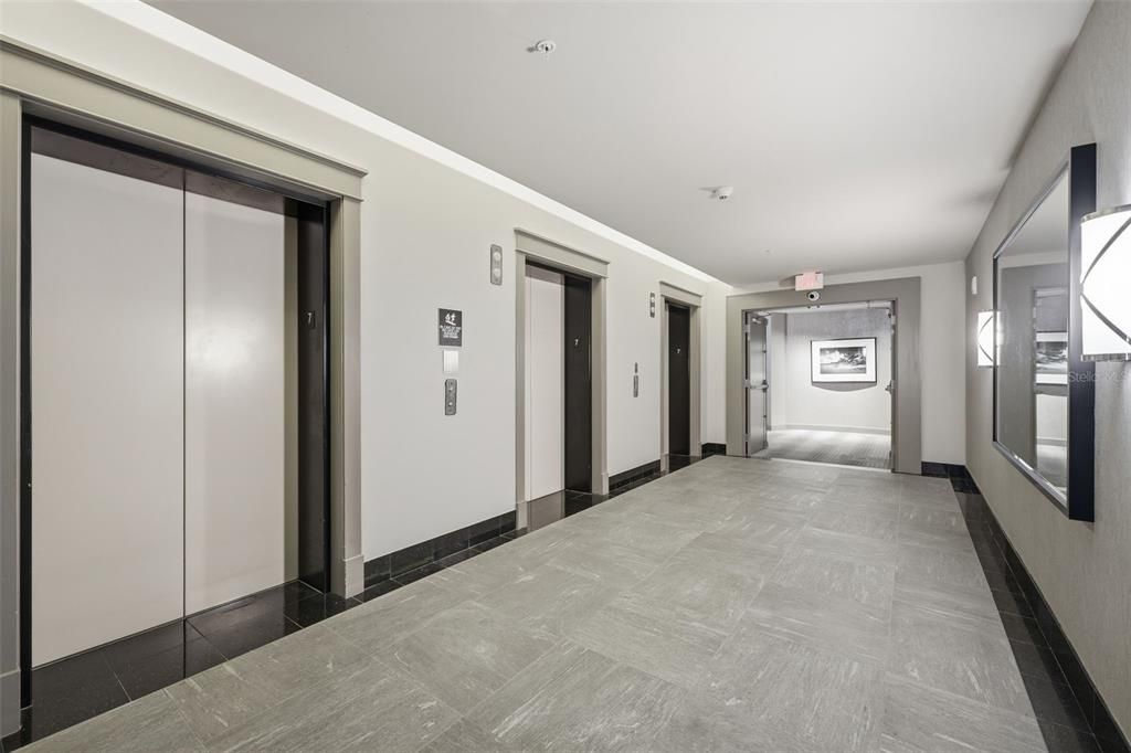 For Rent: $2,600 (1 beds, 2 baths, 1400 Square Feet)