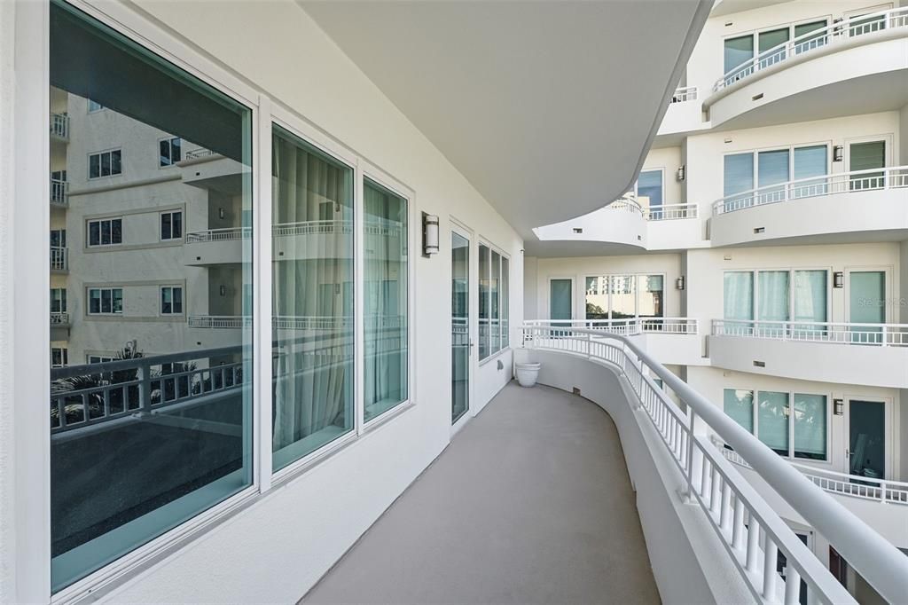 For Rent: $2,600 (1 beds, 2 baths, 1400 Square Feet)