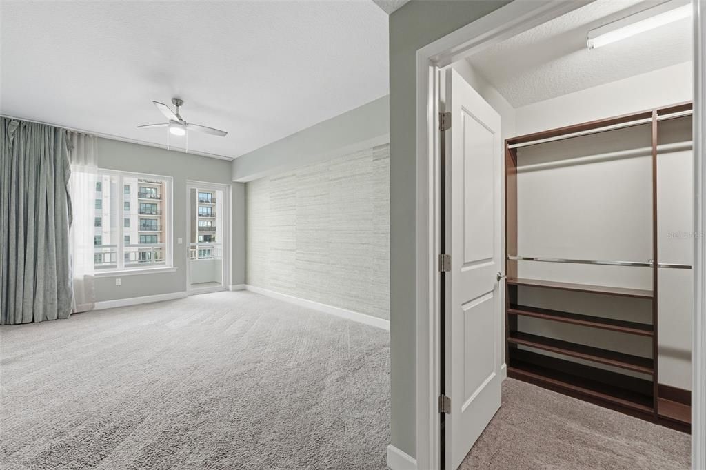 For Rent: $2,600 (1 beds, 2 baths, 1400 Square Feet)