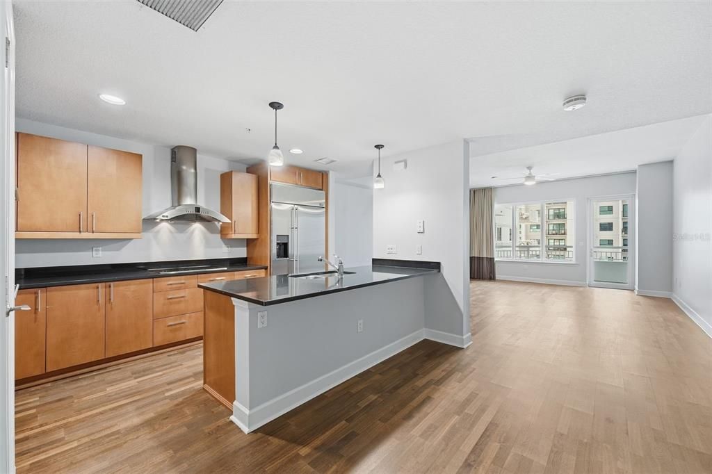 For Rent: $2,600 (1 beds, 2 baths, 1400 Square Feet)