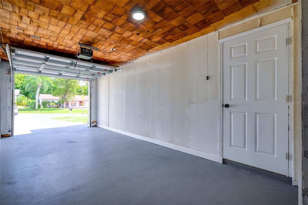 For Sale: $324,900 (3 beds, 1 baths, 900 Square Feet)