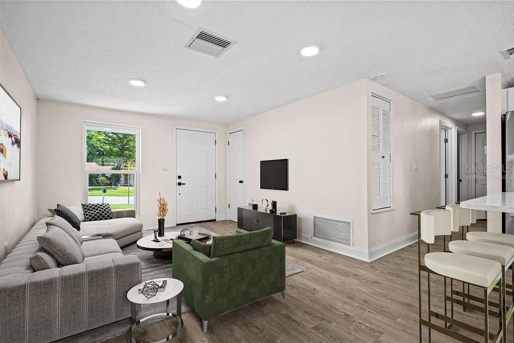 For Sale: $324,900 (3 beds, 1 baths, 900 Square Feet)