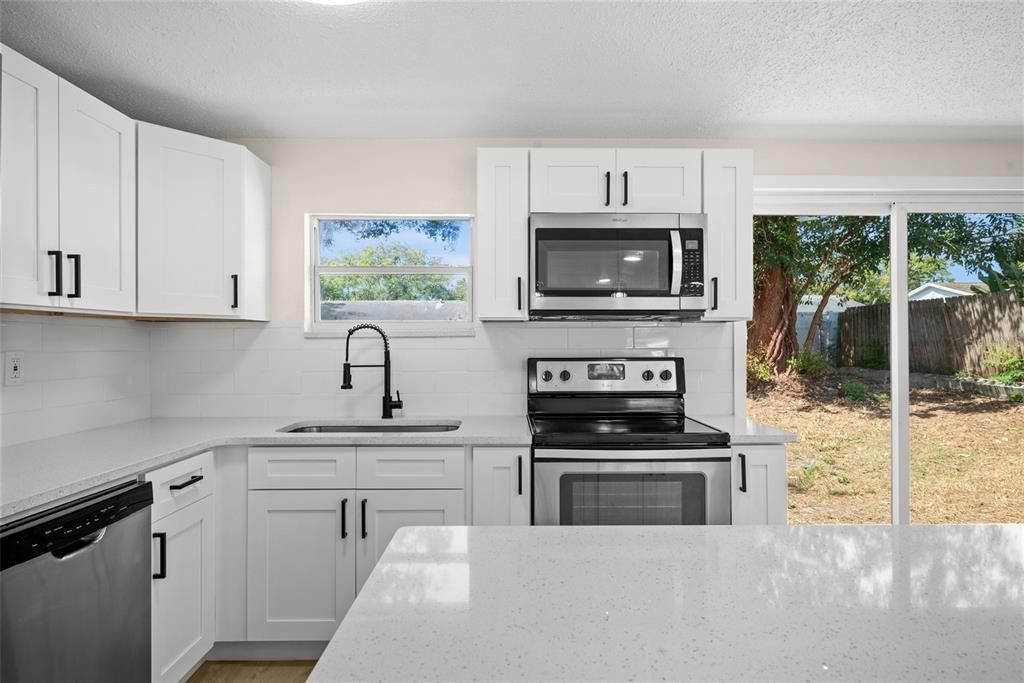 For Sale: $324,900 (3 beds, 1 baths, 900 Square Feet)