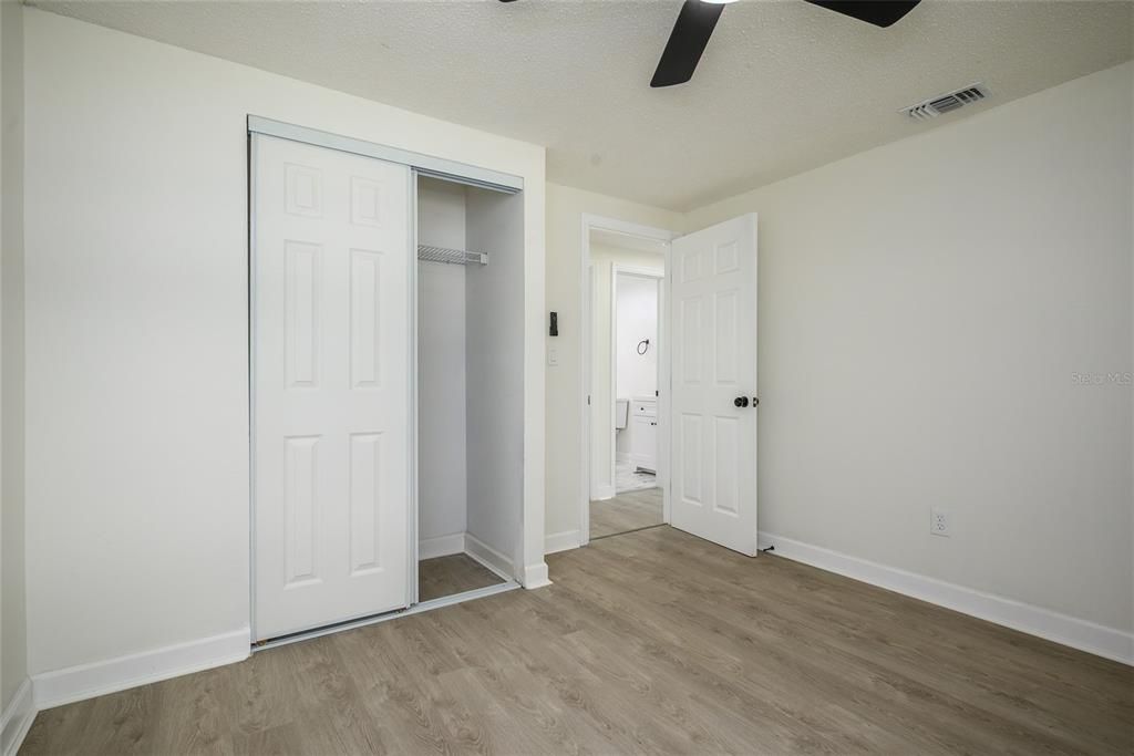 For Sale: $324,900 (3 beds, 1 baths, 900 Square Feet)