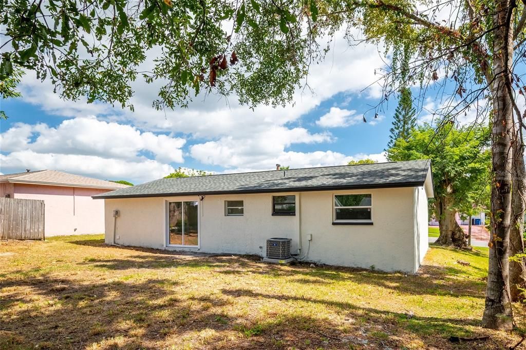 For Sale: $324,900 (3 beds, 1 baths, 900 Square Feet)