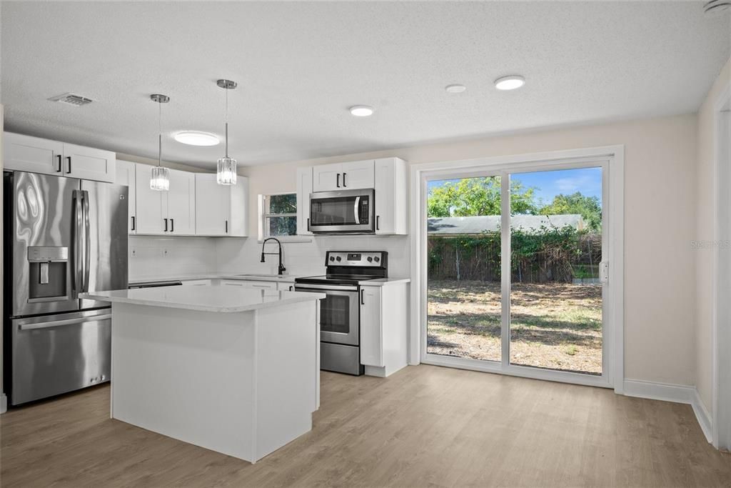 For Sale: $324,900 (3 beds, 1 baths, 900 Square Feet)