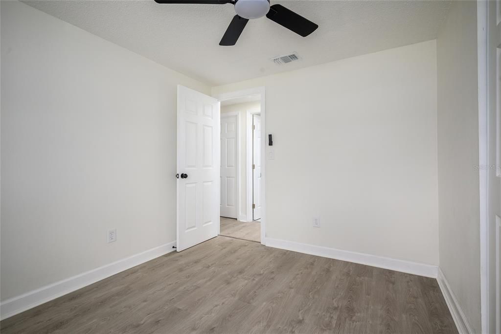 For Sale: $324,900 (3 beds, 1 baths, 900 Square Feet)