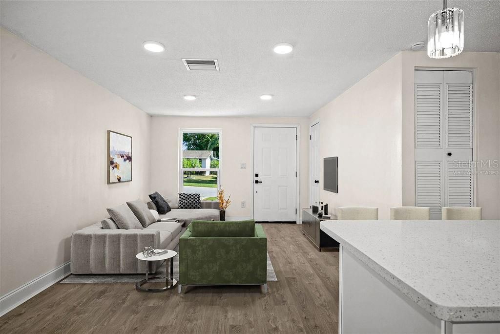 For Sale: $324,900 (3 beds, 1 baths, 900 Square Feet)