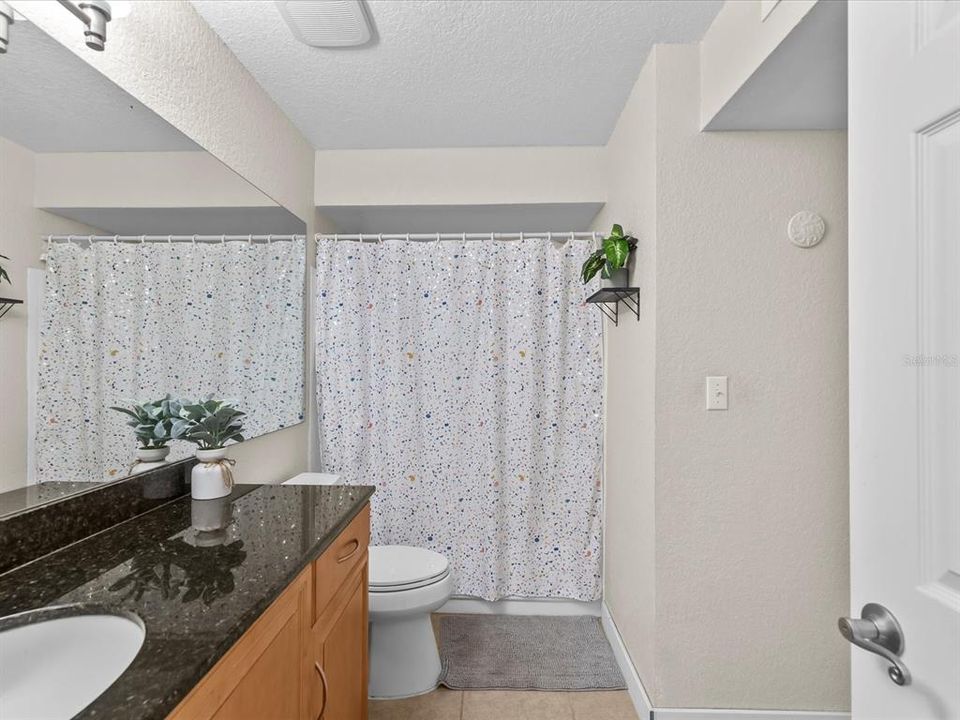 For Sale: $189,900 (2 beds, 1 baths, 945 Square Feet)