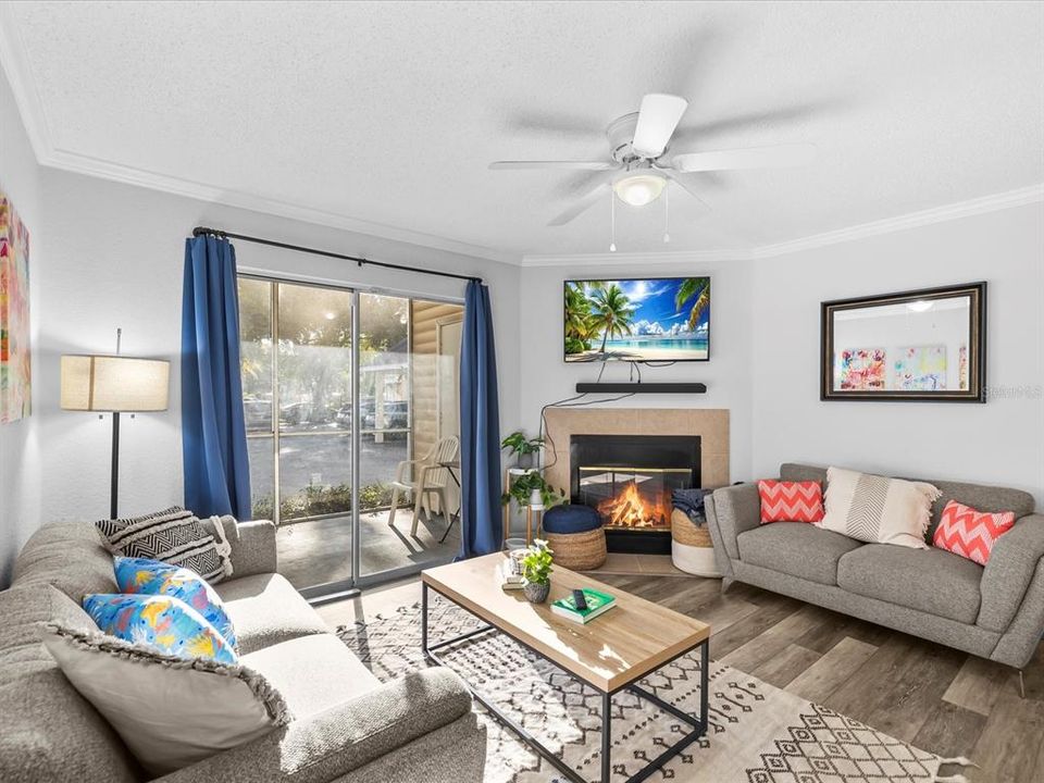 For Sale: $189,900 (2 beds, 1 baths, 945 Square Feet)