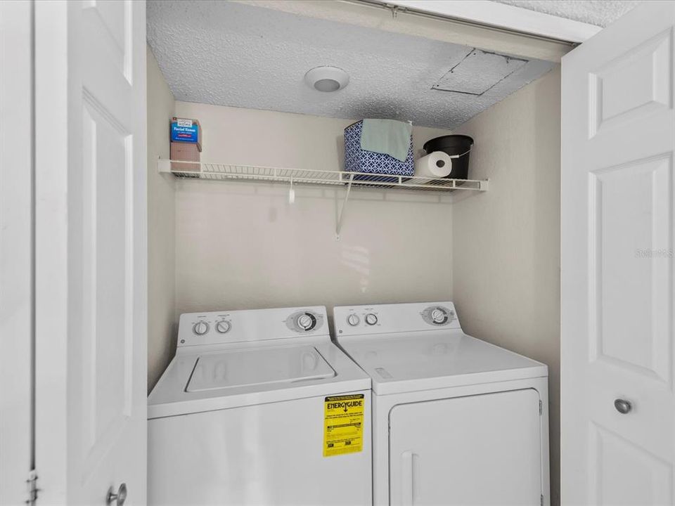 For Sale: $189,900 (2 beds, 1 baths, 945 Square Feet)