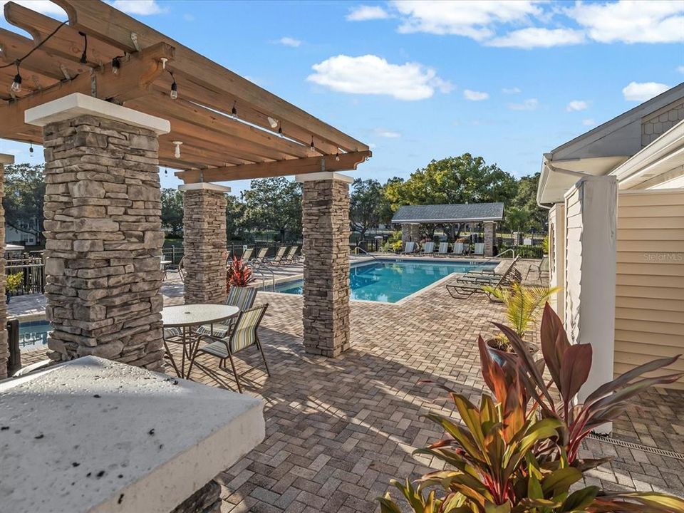 For Sale: $189,900 (2 beds, 1 baths, 945 Square Feet)