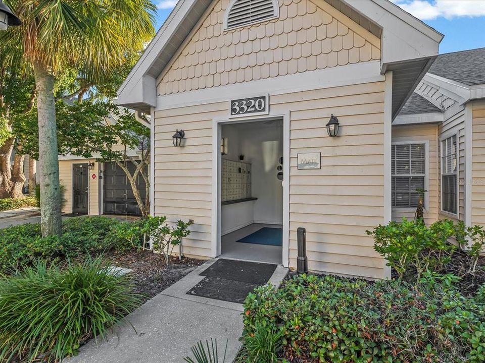 For Sale: $189,900 (2 beds, 1 baths, 945 Square Feet)