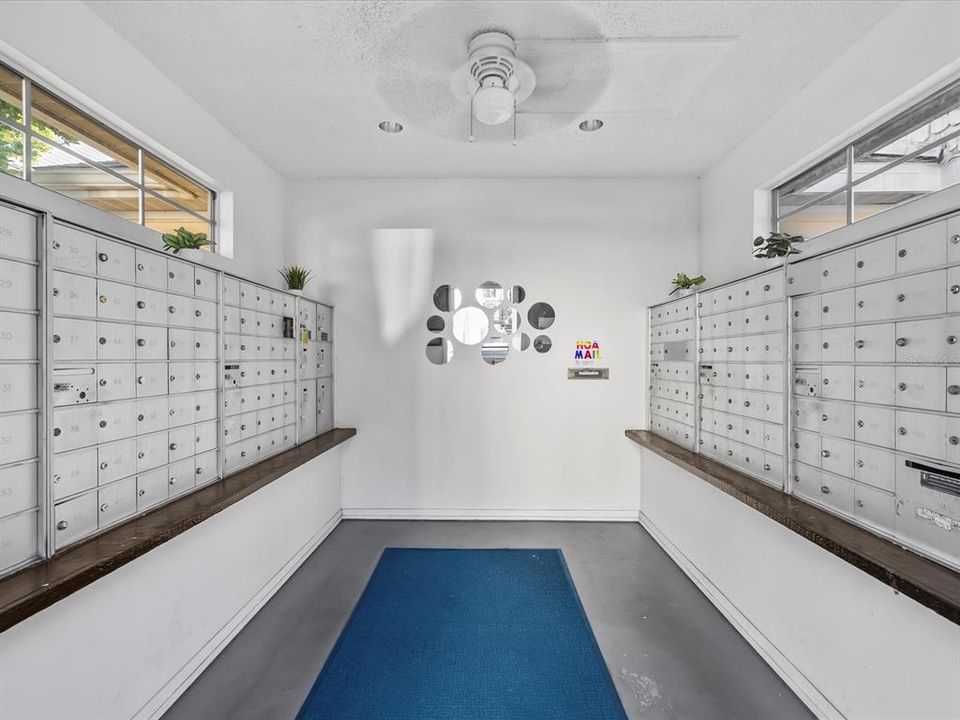 For Sale: $189,900 (2 beds, 1 baths, 945 Square Feet)