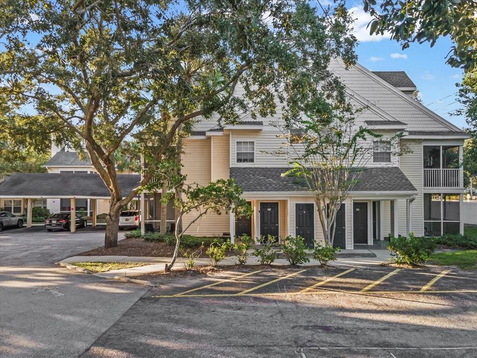 For Sale: $189,900 (2 beds, 1 baths, 945 Square Feet)