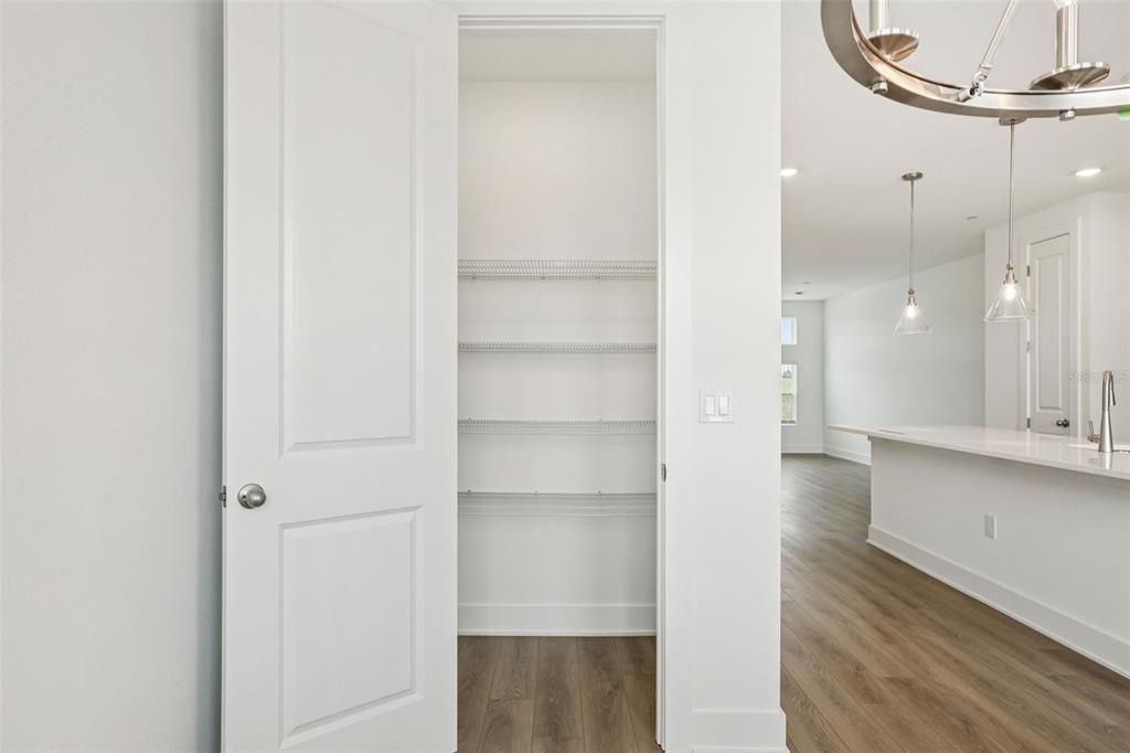 Active With Contract: $465,990 (3 beds, 3 baths, 2072 Square Feet)