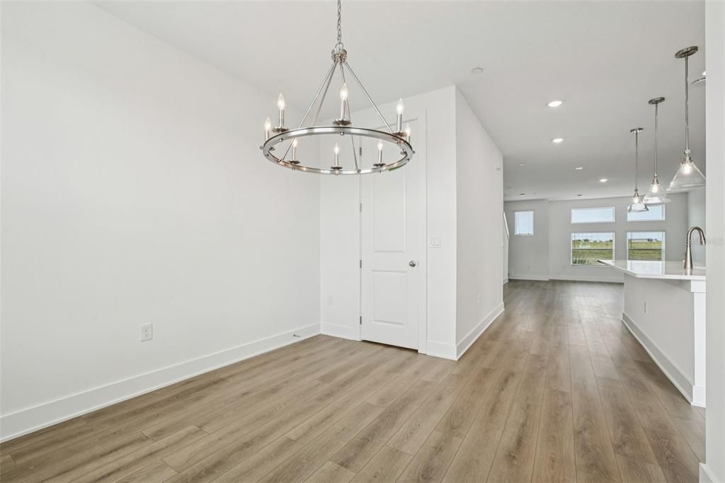 Active With Contract: $465,990 (3 beds, 3 baths, 2072 Square Feet)