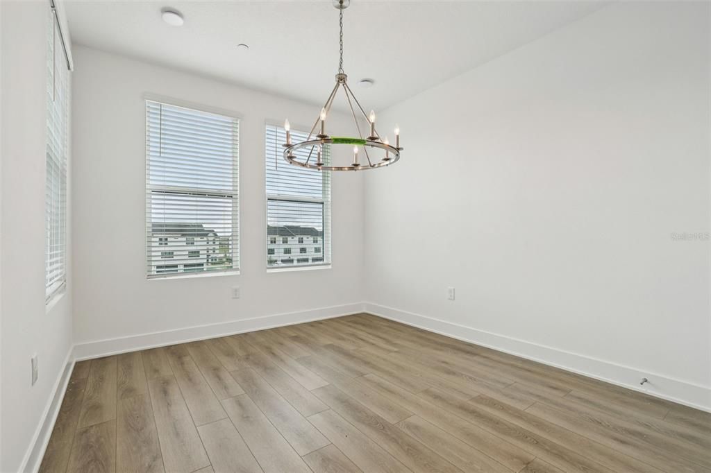 Active With Contract: $465,990 (3 beds, 3 baths, 2072 Square Feet)