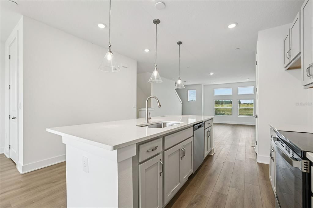 Active With Contract: $465,990 (3 beds, 3 baths, 2072 Square Feet)