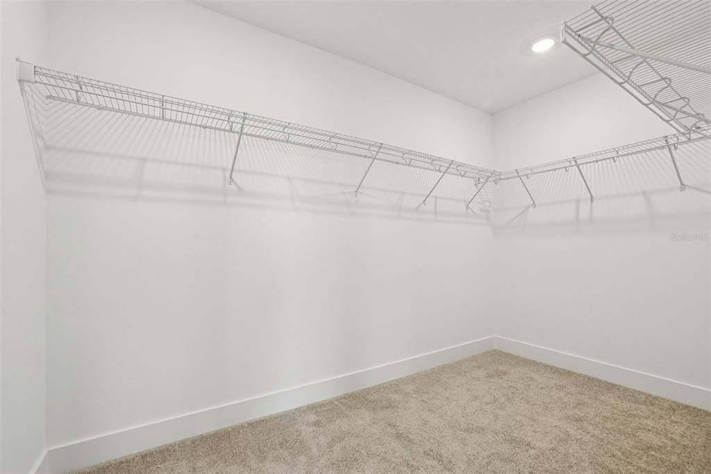 Active With Contract: $465,990 (3 beds, 3 baths, 2072 Square Feet)