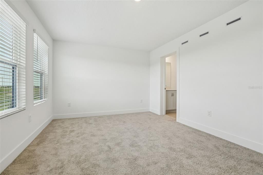 Active With Contract: $465,990 (3 beds, 3 baths, 2072 Square Feet)