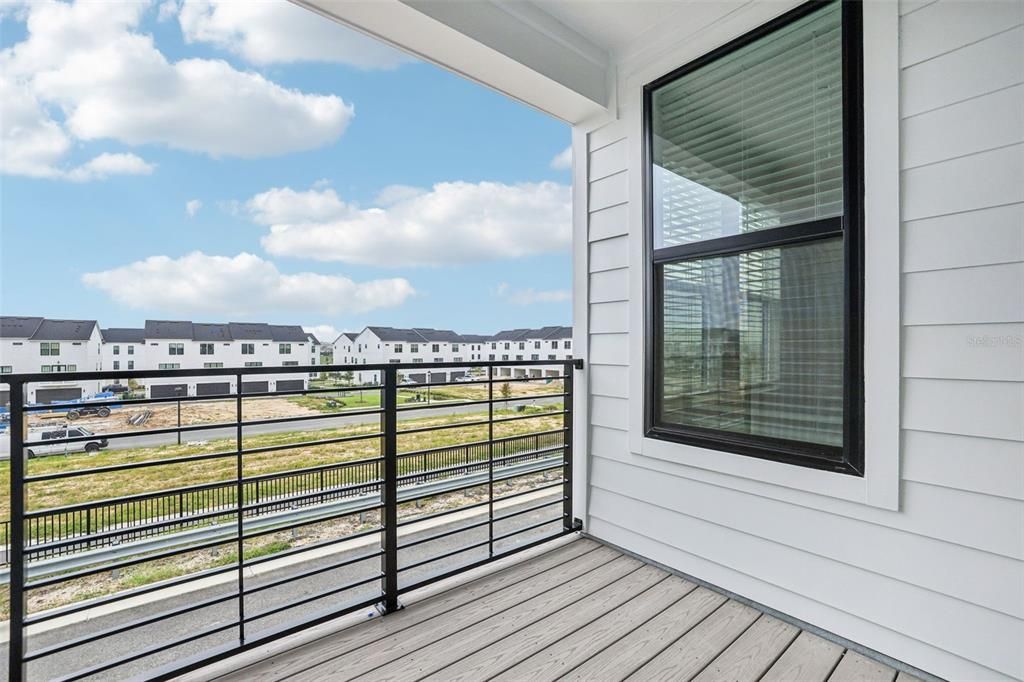 Active With Contract: $465,990 (3 beds, 3 baths, 2072 Square Feet)