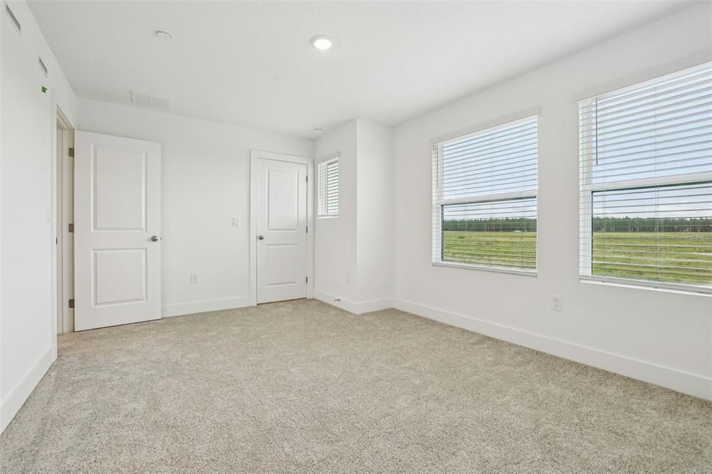 Active With Contract: $465,990 (3 beds, 3 baths, 2072 Square Feet)