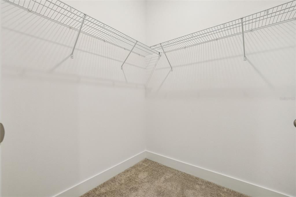 Active With Contract: $465,990 (3 beds, 3 baths, 2072 Square Feet)