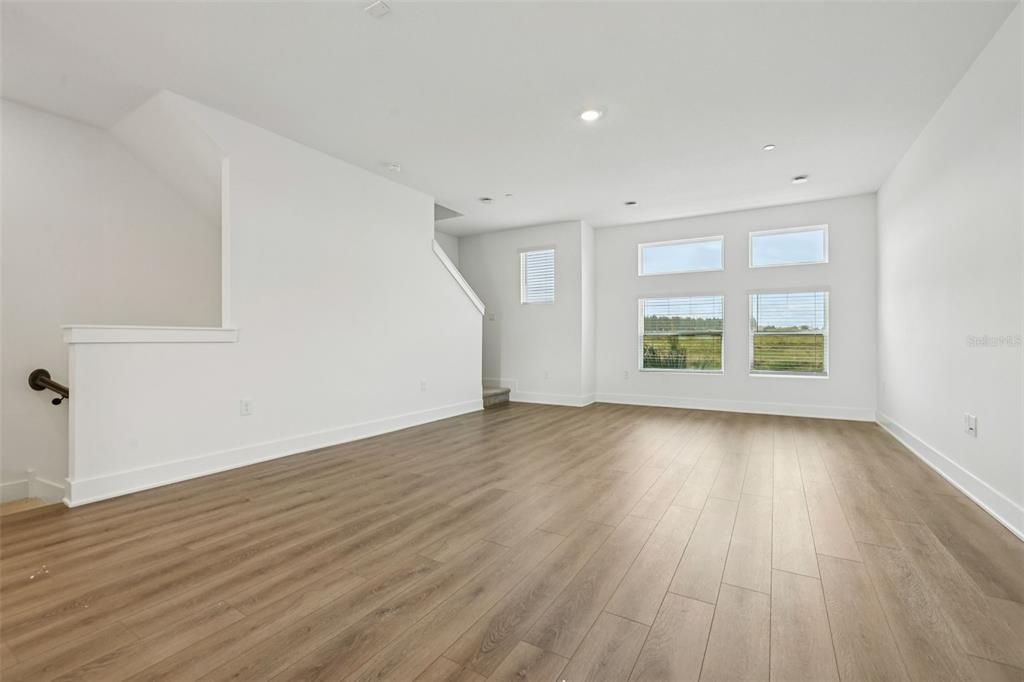 Active With Contract: $465,990 (3 beds, 3 baths, 2072 Square Feet)