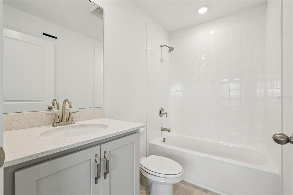 Active With Contract: $465,990 (3 beds, 3 baths, 2072 Square Feet)