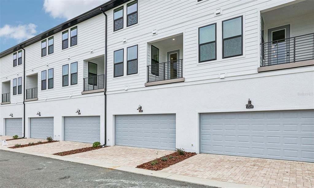 Active With Contract: $465,990 (3 beds, 3 baths, 2072 Square Feet)