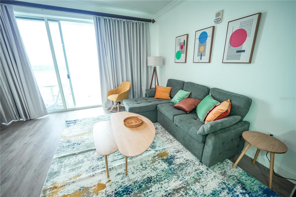 Под контрактом: $315,000 (2 спален, 2 ванн, 1078 Квадратных фут)